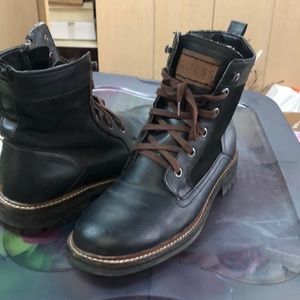 Guess men’s boots
